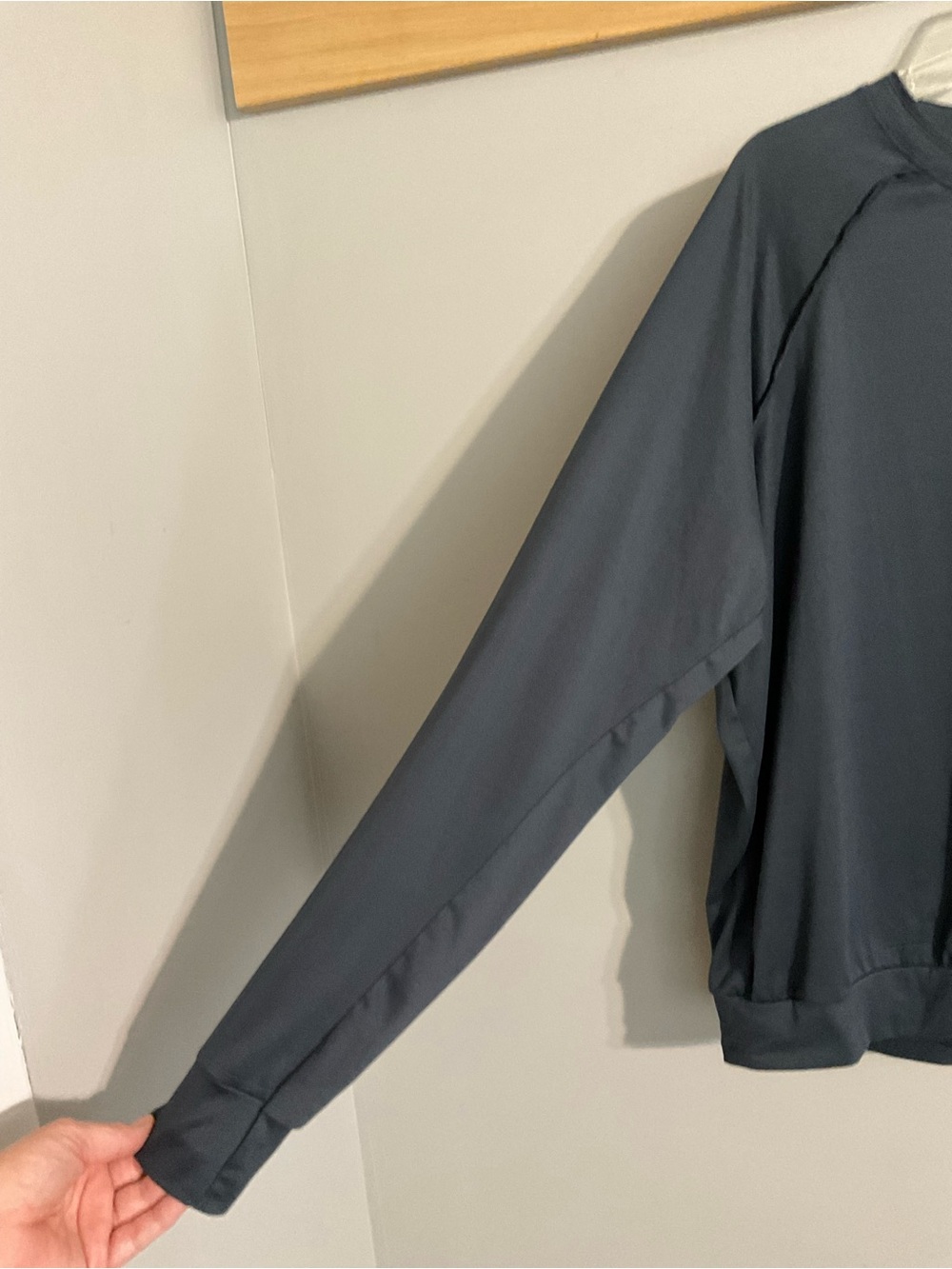 Butter by good hYOUman Dusty Blue Lightweight Sweatshirt Medium - Picture 4 of 7